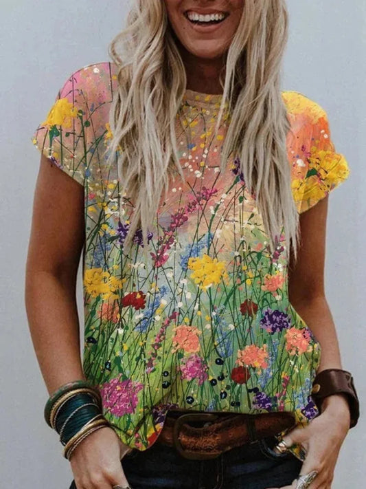 Comoda t-shirt con pittura floreale